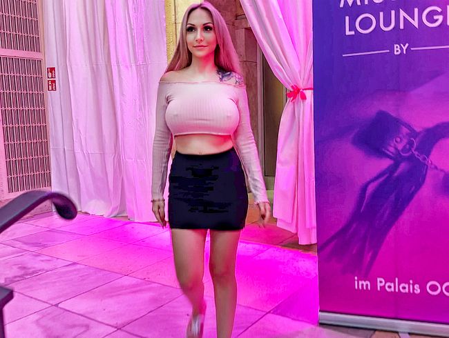 Auf der Venus Messe abgeschleppt - gefistet, zerfickt und gecreampied