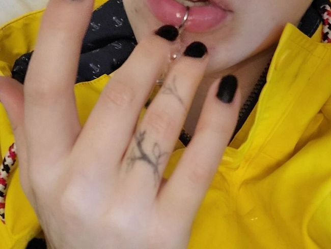 GummiGenuss! Mein sinnlicher Friesennerz bringt mich zu zucken