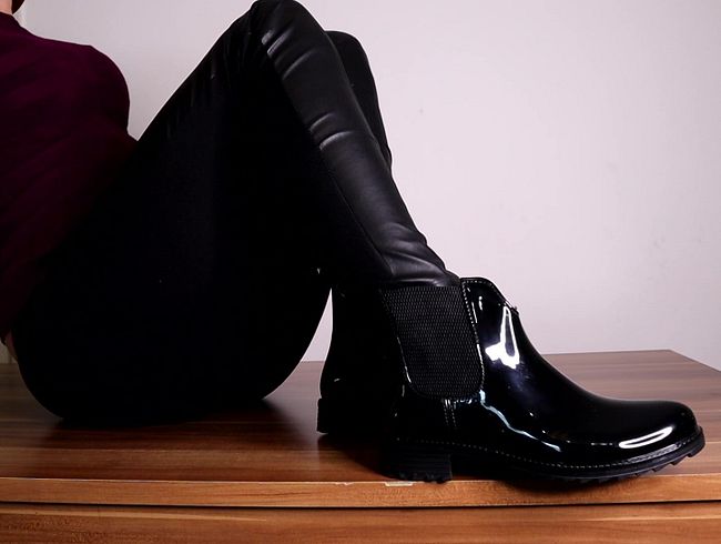 JOI - Glänzende Boots