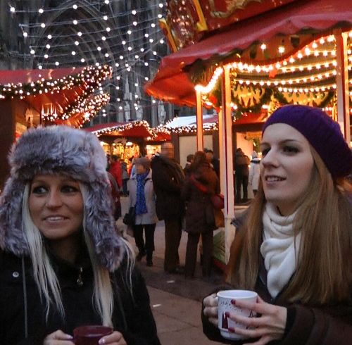 2 frivole Fotzen aufm Kölner Weihnachtsmarkt