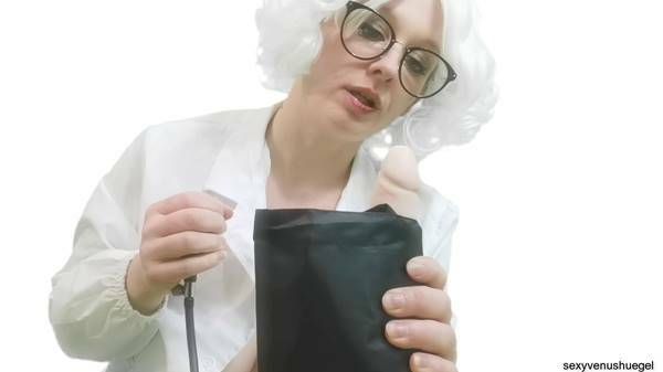 Die heilende Fotze von Krankenschwester Jessi