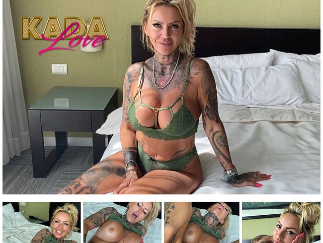 Mein Teeny fingert mich im Hotel