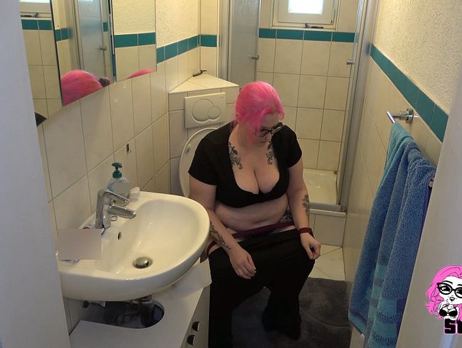 Spanner beobachtet mich auf dem Klo