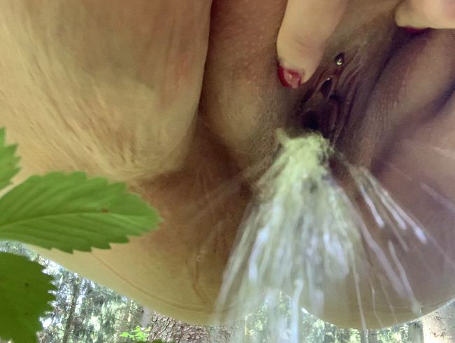 Outdoor Piss ganz nah dran