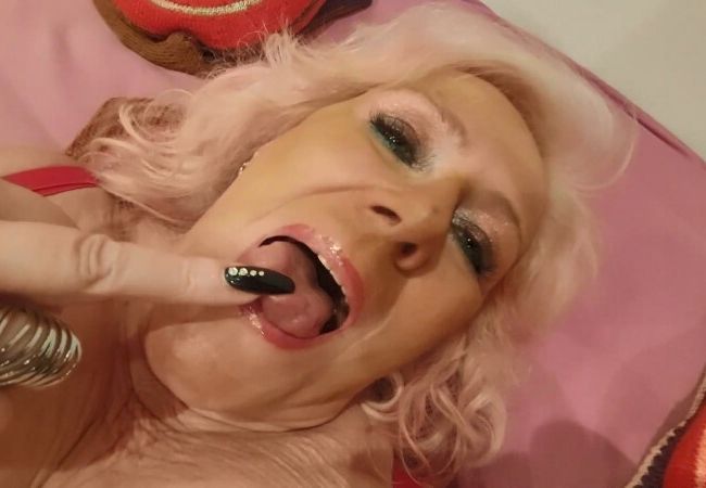 Völlig geil meine Fotze gewichst, bis sie schmatzt und ausläuft