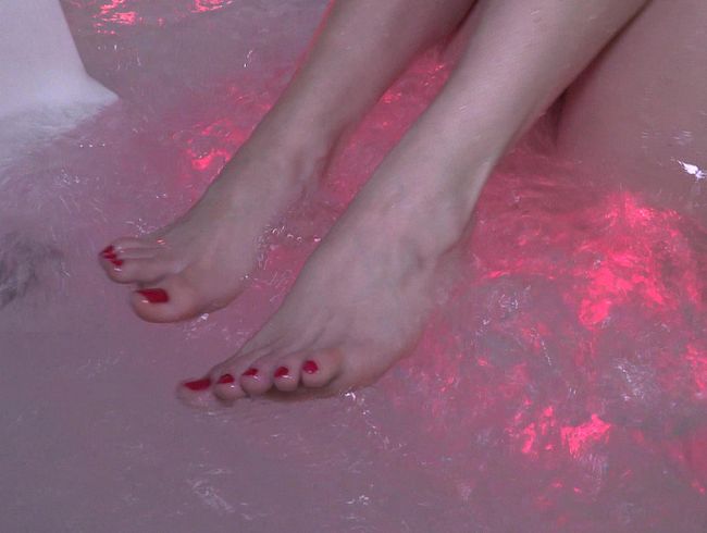 Süße Füße im Whirlpool
