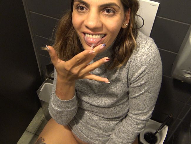 Mega Skandal ! Ficken statt feiern