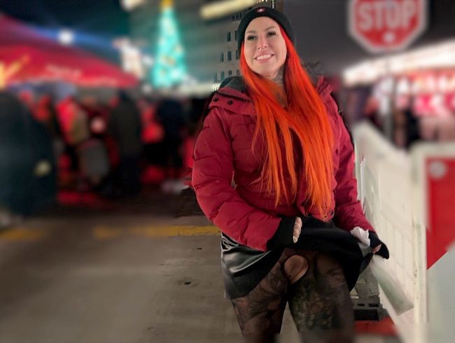 So dreist wie ich ist keiner mit schnellficker Outfit auf Schwanzsuche auf dem Weihnachtsmarkt   Sch