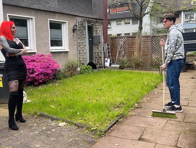 Nachbars-Bubi verführt!…Endlich ist Leon alt genug!