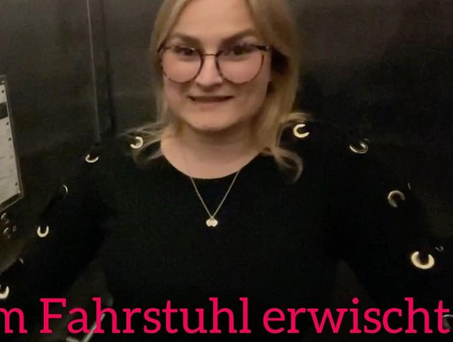 Im Fahrstuhl erwischt..., hättest du dich getraut?