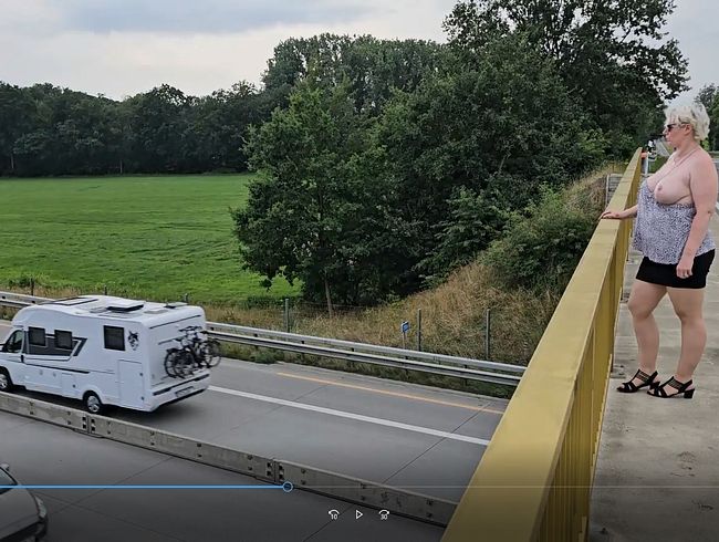 mit blanken Titten unterwegs , das hat Spaß gemacht