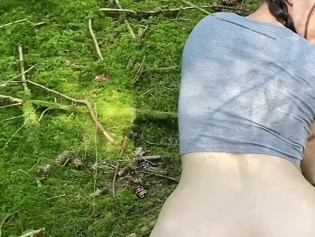 Spontanes Ficktreffen im Wald - Gibs mit Doggy du Sau