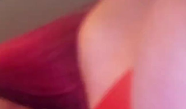 Roter Latex Body und meine dicken Titten