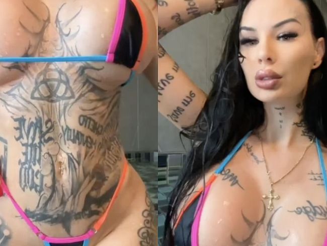 Geil im Urlaubs-Pool!