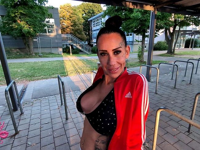 Während ER pennt, fickt mich ein anderer so richtig dreckig!