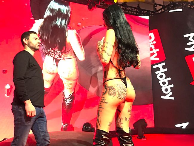 VENUS 2025! PREMIERE BLOWJOB auf der Bühne!!