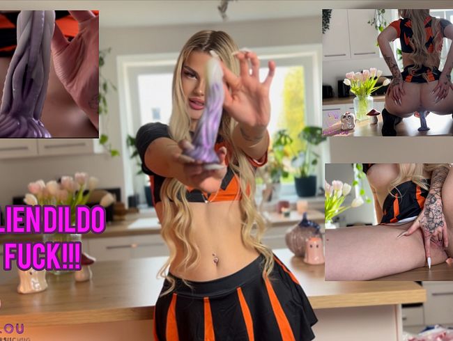 Alien dildo fuck !!! Omg sooo wet!