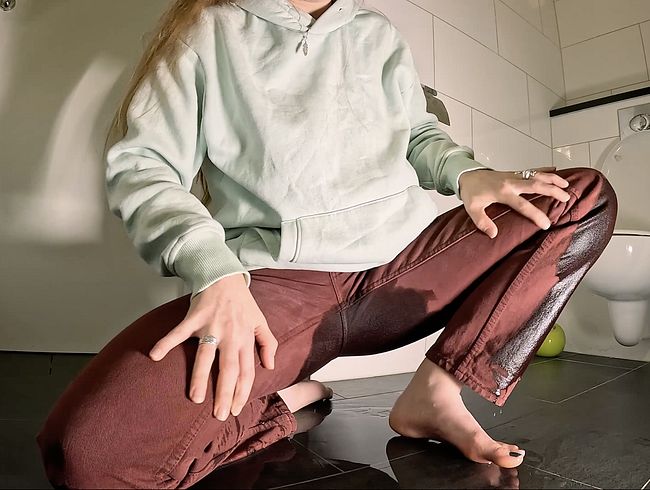 Wieder im Bad? Pipi machen?
