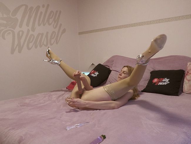 Versauter DirtyTalk....und ich ficke mir dabei Arsch und Pussy gleichzeitig !!