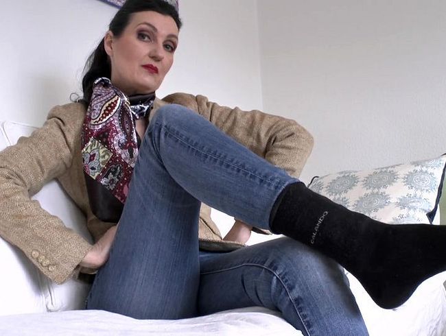 Rieche an meinen schwarzen Stiefelsocken! Socken schnüffeln POV, Lady Victoria