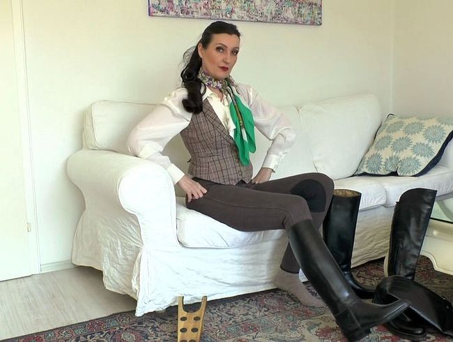 Stiefelanprobe zum Reiter Outfit, Lady Victoria