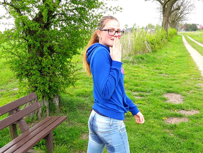 Public - Mein erster Gummistiefel-Jeanspiss!!! 