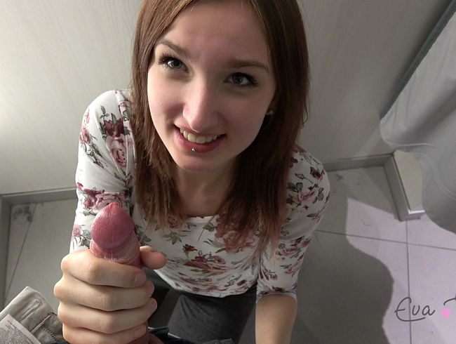 *** PUBLIC CREAMPIE *** IN DER UMKLEIDEKABINE !!!!