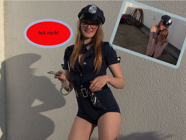 Geiler Striptease im Polizeioutfit