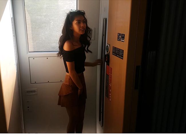 Erstmal Abgepisst im ICE - Hinsetzten ist überflüssig