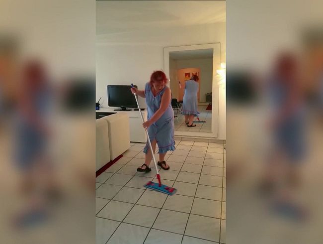 Sammelalbum: Wischen in Kittelschürze