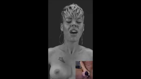 Nahaufnahme vom Gesicht beim Orgasmus