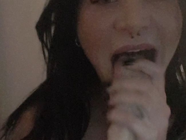 WEBCAM LIFESHOW USERWUNSCH DILDO BLOWJOB, STRIPPEN UND BUTTPLUG USERWUNSCH!