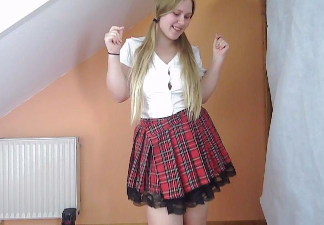 Mein erstes mal KOMPLETT NACKT vor der Kamera! - Ich strippe für Dich ;)