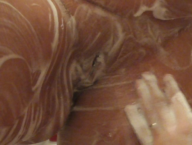 Duschen nach einer dreckigen Nacht.