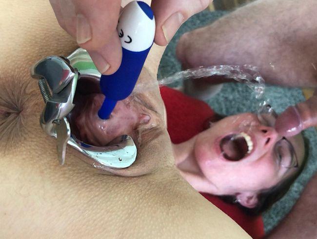 Pissloch mit Vibrator gefickt