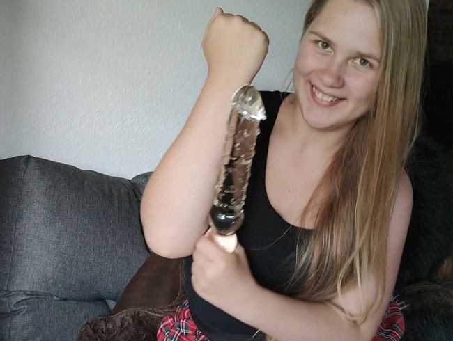 Mit RIESENDILDO und ANALPLUG aus GLAS ABGEFICKT!