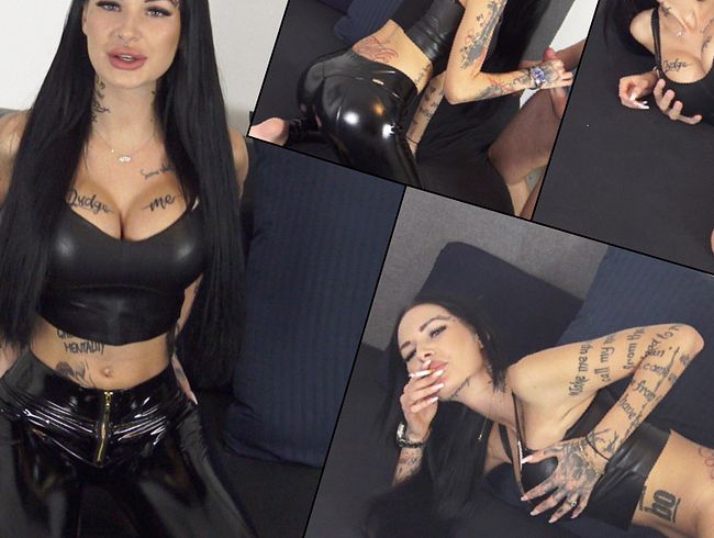 Als  Wetlook Latex Schlampe hart AO gefickt!!!