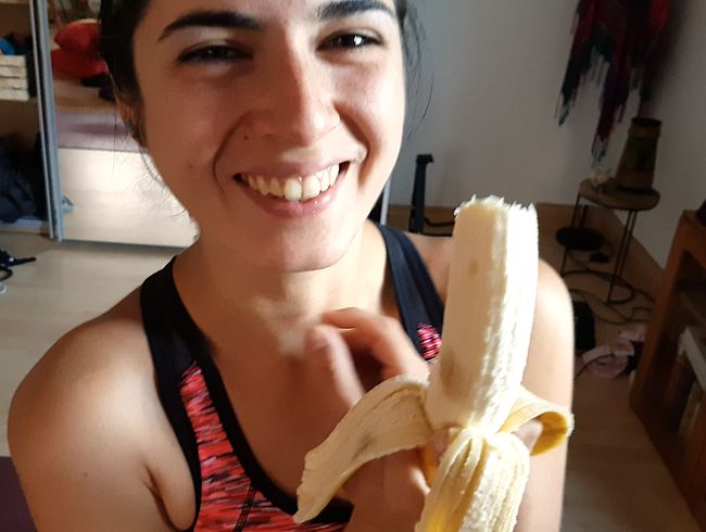 Ich liebe Bananen - der Arsch schiebt sie mir voll rein!
