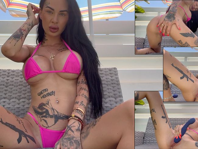 Deine geilste Micro Bikini PISSFOTZE!!!