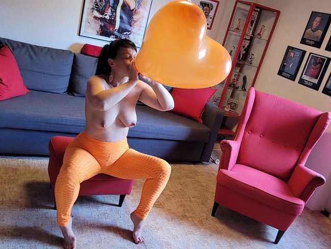 Blow to Pop - Sexy Outfit