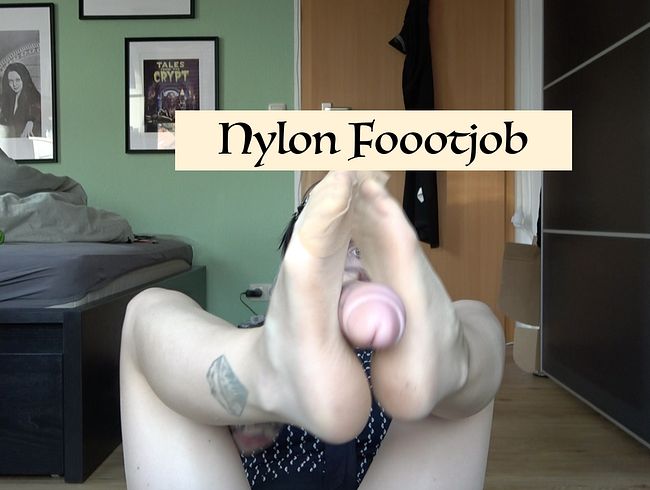 Nylon Footjob