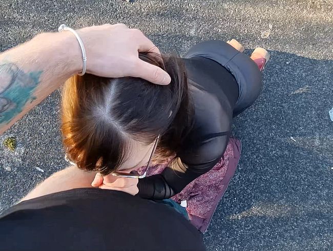 UNCUT - Spermastau auf der Straße umblasen